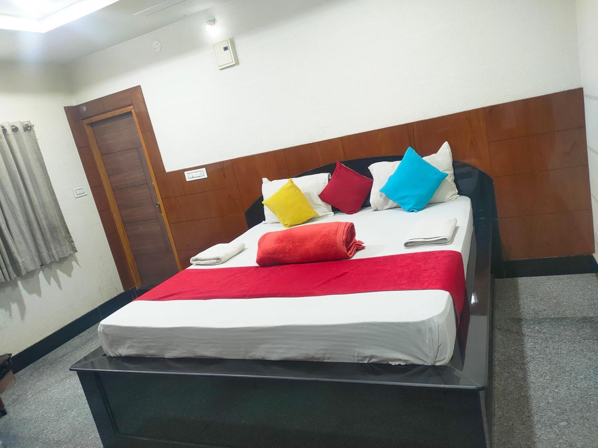 Hotel New Maruthi Inn, Lb Nagar Hyderabad Exterior foto